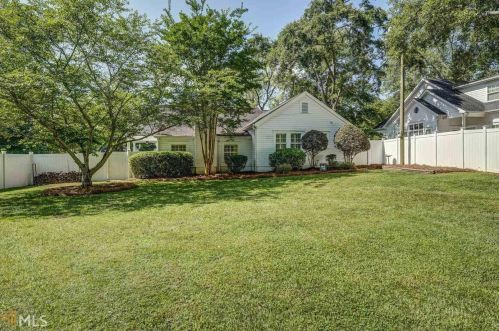 945 College Ave, Conyers GA 30012-4423 exterior