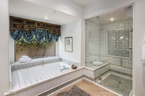 2020 Bethany Home Rd, Phoenix AZ 85014-2434 exterior