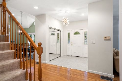 77 Ardmore Rd, Needham, MA 02494-1824