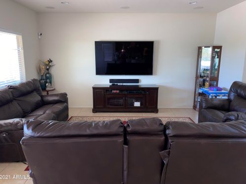 1809 Desperado Way, Phoenix AZ  85085-6351 exterior