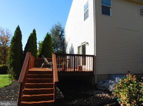 612 Schaeffer Ave, West Deptford NJ 08096-6631 exterior