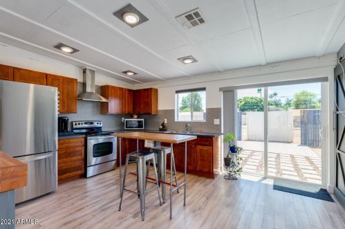 2225 Cambridge Ave, Phoenix AZ 85008-1216 exterior