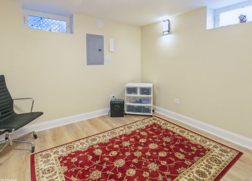 7621 Harlem Ave, Niles IL 60714-4724 exterior