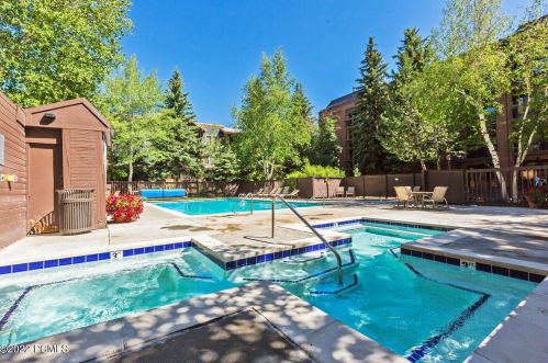 950 Park Ave, Park City UT 84060-5154 exterior