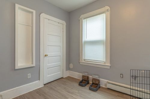 285 Earle St, New Bedford MA 02746-1814 exterior