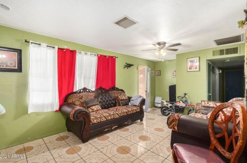 1039 27 Dr, Phoenix AZ 85045-2209 exterior