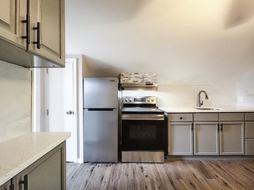 16 Frederick St, Montgomery MA 01085-3180 exterior