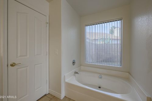 18841 43 Pl, Phoenix AZ 85050-3736 exterior