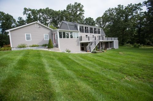 60 Oak Hill Rd, Southborough, MA 01745-1015