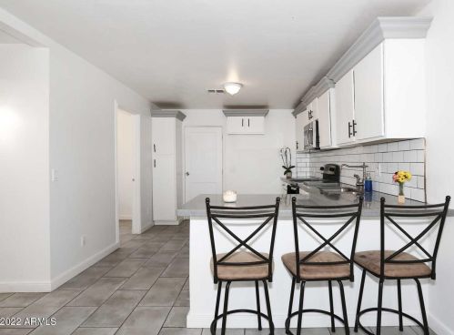 2727 Atlanta Ave, Phoenix AZ 85040-2710 exterior