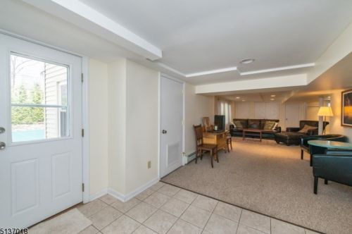 23 Brentwood Dr, East Hanover NJ 07936-2403 exterior