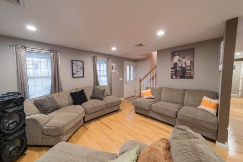 23 Swifts Bch Rd, Wareham MA 02571-1924 exterior