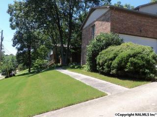 10102 Brandywine Dr, Huntsville, AL 35803-1628