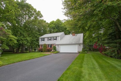 66 Sagamore Rd, Seekonk, MA 02771-3415