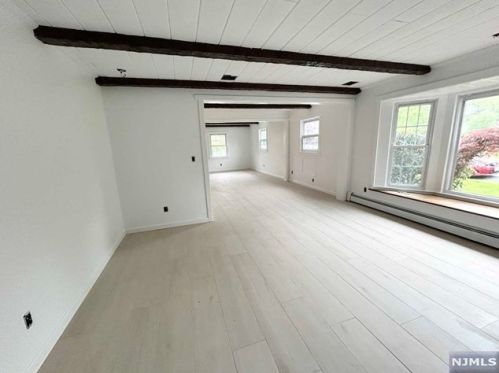 71 Day Ave, Tenafly, NJ 07670-1444