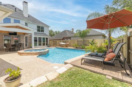 1531 Bellwood Lk Dr, Richmond TX 77406-7972 exterior