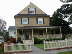 191 Auburn St, Newton, MA 02466-2424