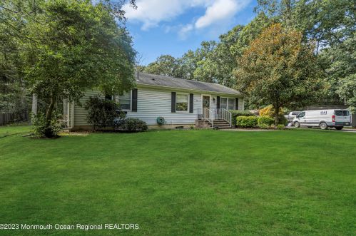 26 Frank Applegate Rd, Jackson Twp NJ 08527-2455 exterior