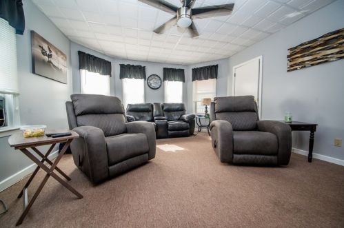 328 Broadway, Fall River MA 02724-2903 exterior