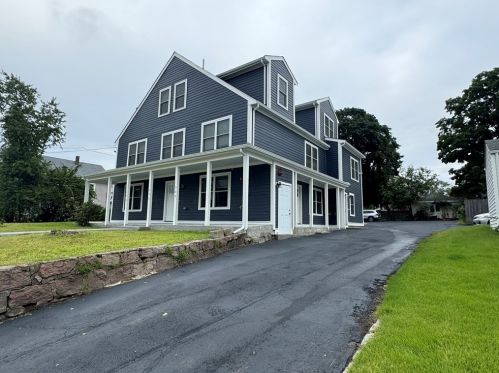 300 Washington St, Braintree MA 02184-3219 exterior