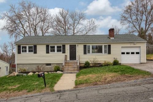 16 Reservoir St, Methuen, MA 01844-3253