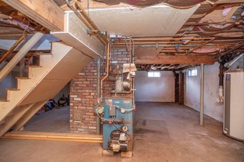 83 Country Way, Taunton MA 02780-1201 exterior