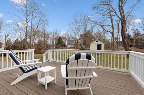 56 Elm St, Hingham MA 02043-2431 exterior