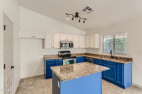 4837 84 Dr, Phoenix AZ 85037-1252 exterior