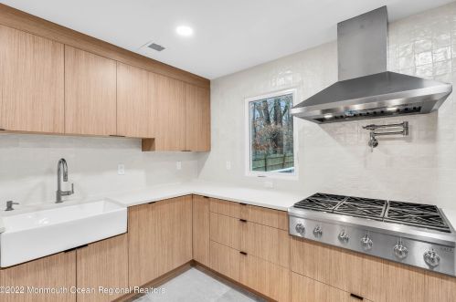 722 Green Valley Rd, Jackson Twp NJ  08527-2942 exterior