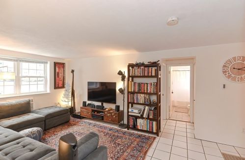 8 Colonial Village Dr, Arlington, MA 02474-3905