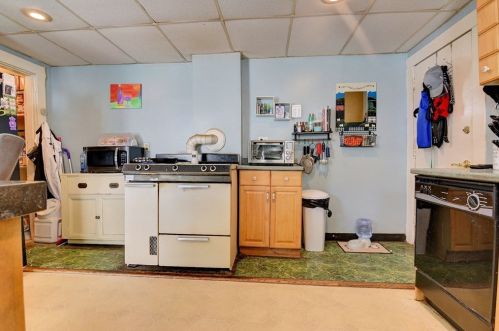 313 Copeland St, Quincy MA 02169-4006 exterior