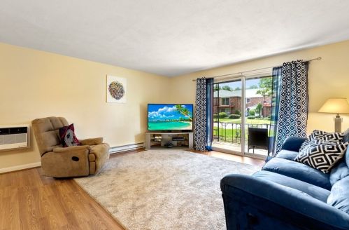 54 Fountain Ln, Weymouth, MA 02190-2116