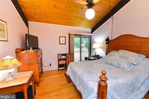 23 Linden Ave, West Deptford NJ 08051-1541 exterior