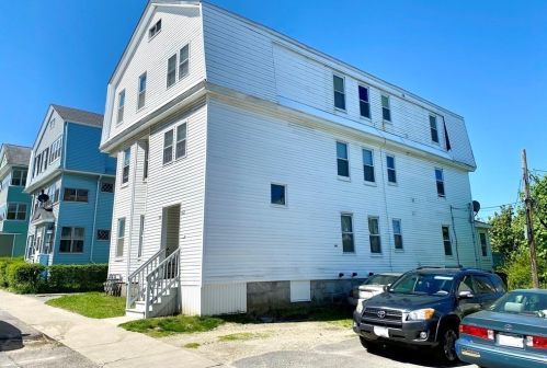62 Sterling St, Worcester, MA 01610-2145