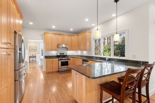 76 Lewis St, Newton MA 02458-1840 exterior