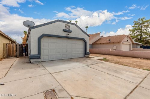 8845 Fairmount Ave, Phoenix, AZ 85037-2302