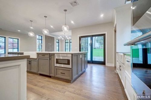 158 Magnolia Ave, Tenafly NJ  07670-1828 exterior