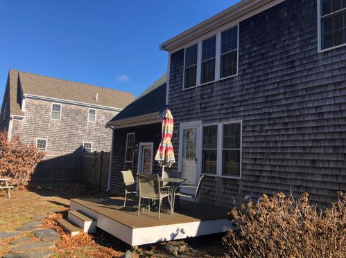 62 Dory Ln, Eastham MA 02642-2767 exterior