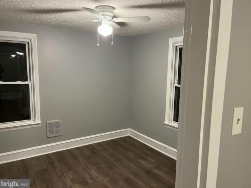 262 Crown Point Rd, West Deptford NJ  08086-2152 exterior