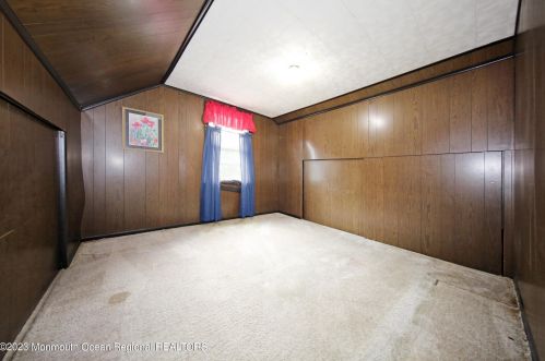 65 Little Silver Pkwy, Little Silver NJ 07739-1118 exterior