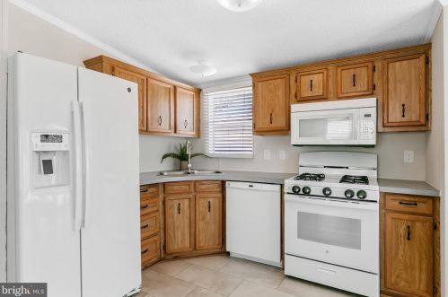 112 Cardinal Ave, West Deptford NJ  08051-1385 exterior