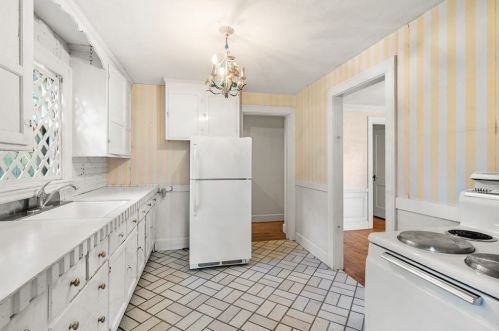 68 Washington St, Newton MA 02458-1726 exterior