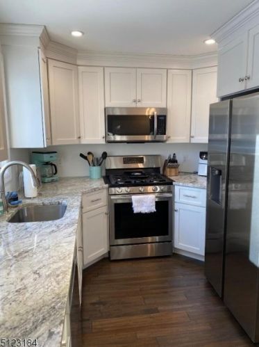 12 Bellot Rd, Skyline Lakes NJ  07456-2800 exterior