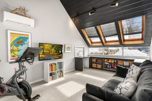 93 Riv Rd, Topsfield MA 01983-2111 exterior