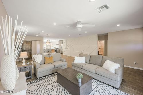 1359 Clarendon Ave, Phoenix AZ  85013-3330 exterior