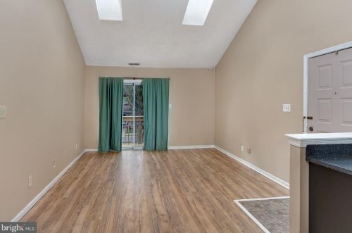 1016 Tristram Cir, West Deptford NJ 08051-2262 exterior