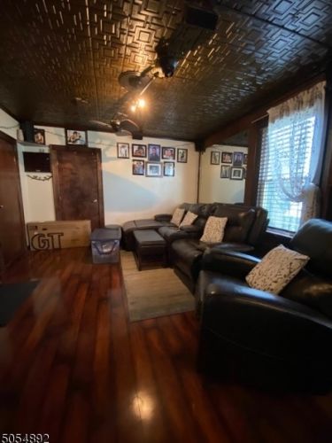 105 Baldwin Pl, Belleville NJ 07109-1742 exterior