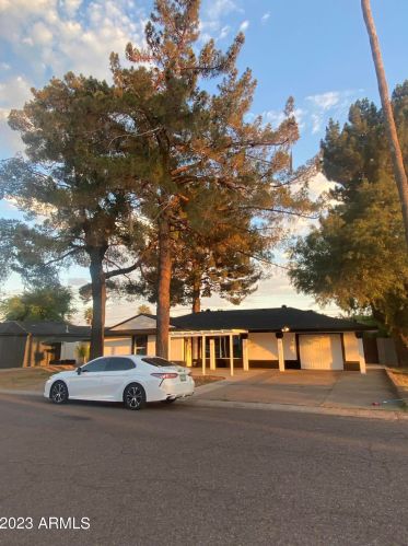 4109 Catalina Dr, Phoenix AZ 85031-3841 exterior