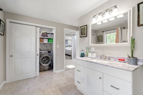 859 Pleasant St, Canton MA 02021-3317 exterior