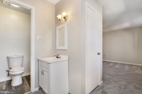 9005 Queen Maria Ct, Columbia MD 21045-2405 exterior